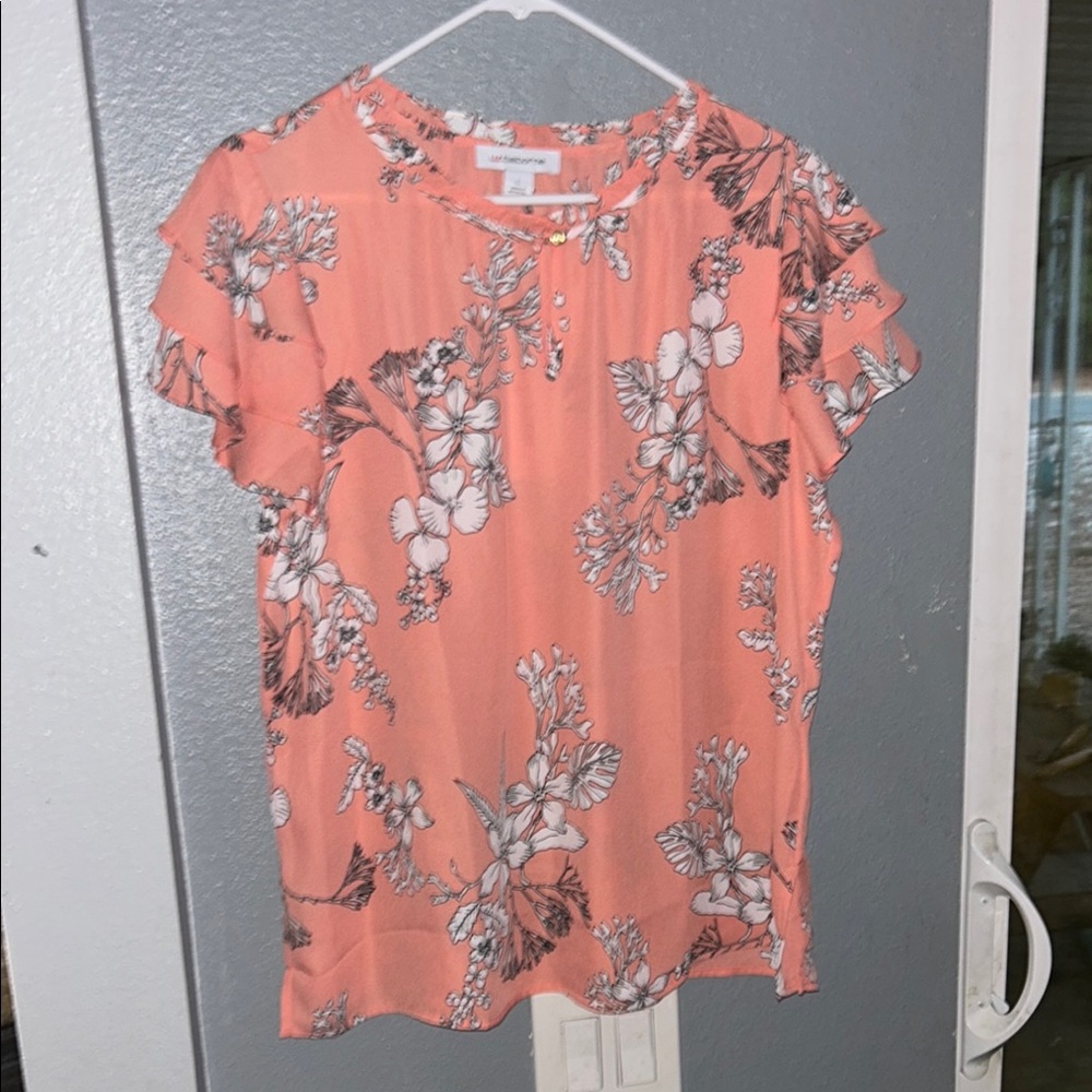 Liz Claiborne Pink Flutter Sleeve Ruffled Blouse - Picture 2 of 9